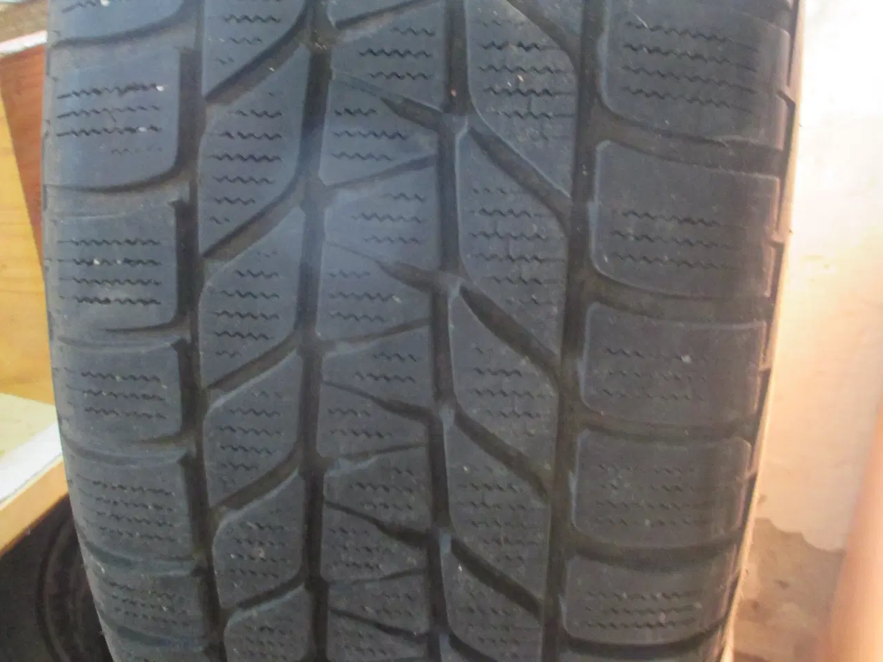 Billede 2 - 4 stk Bridgestone dæk helårsdæk med fælge