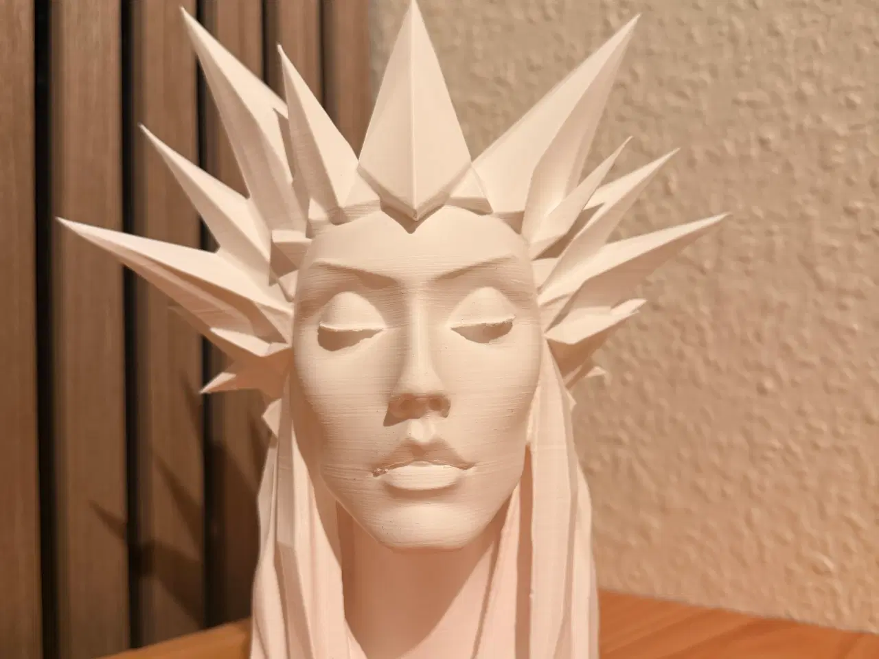 Billede 1 - Geometrisk "Ice Queen" skulptur – Moderne kunst ti