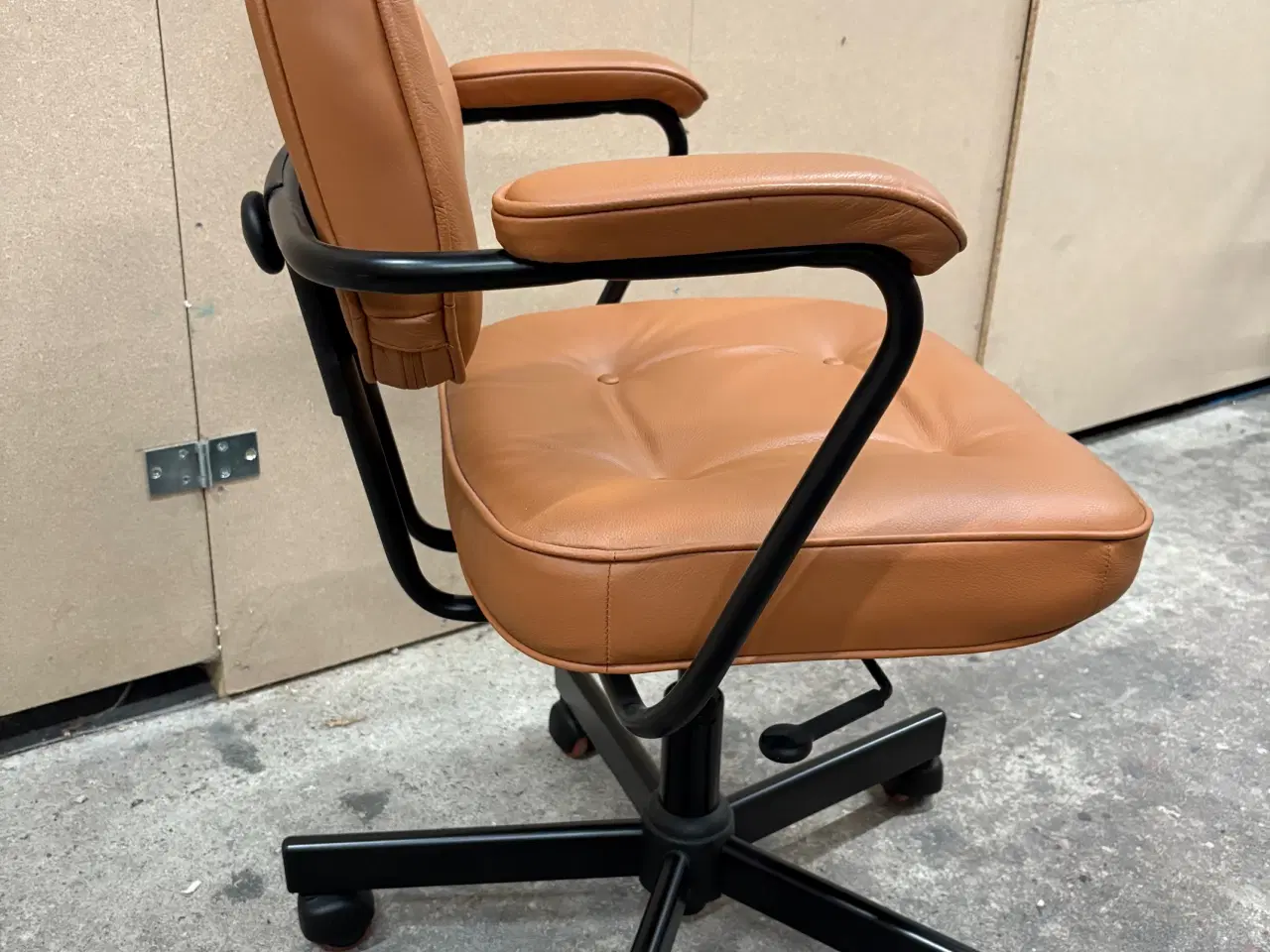 Billede 3 - Kontorstol i kernelæder