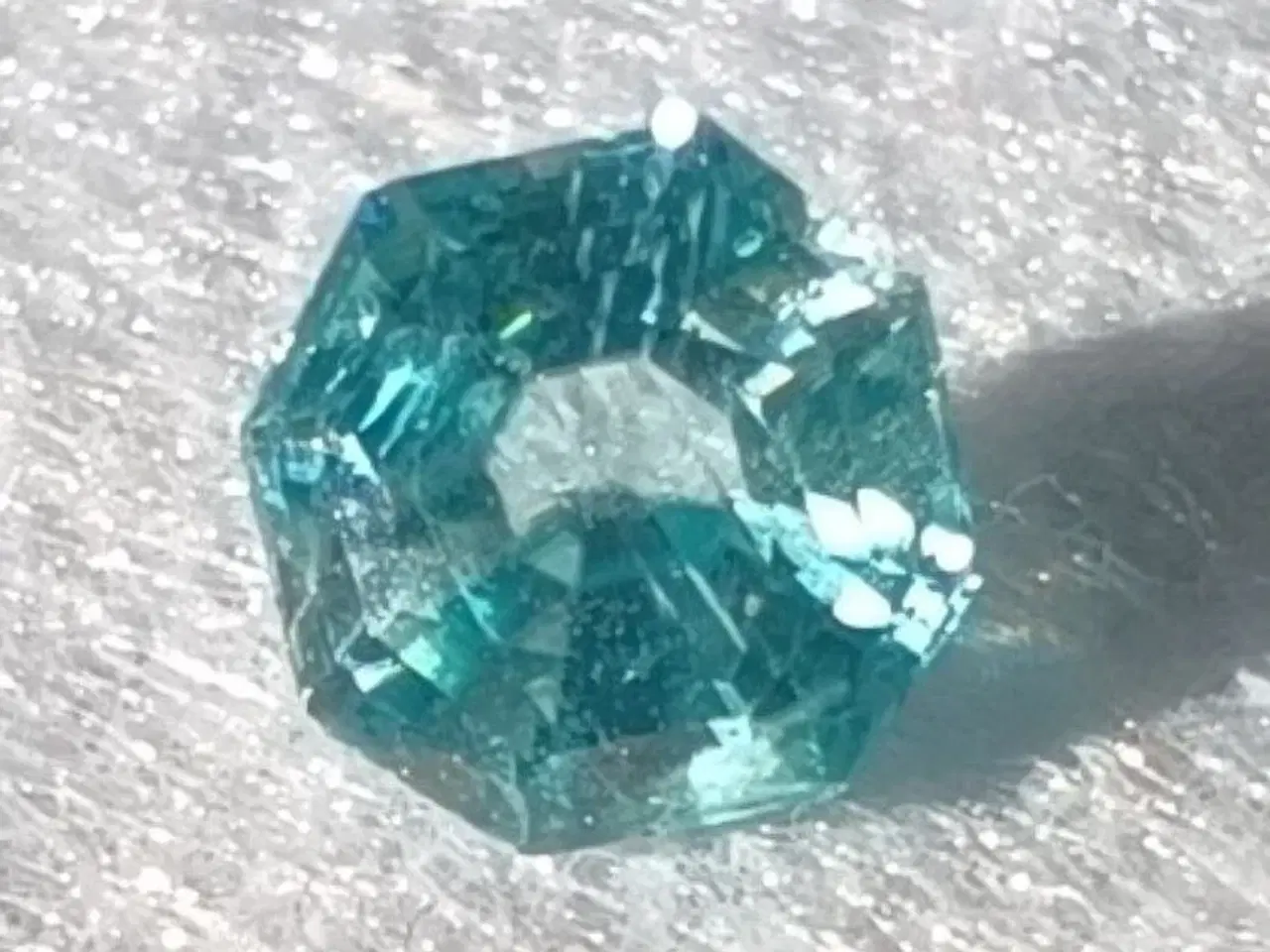 Billede 1 - 2.10 Karat Naturlig Ubehandlet Cambodia Blå Zirkon