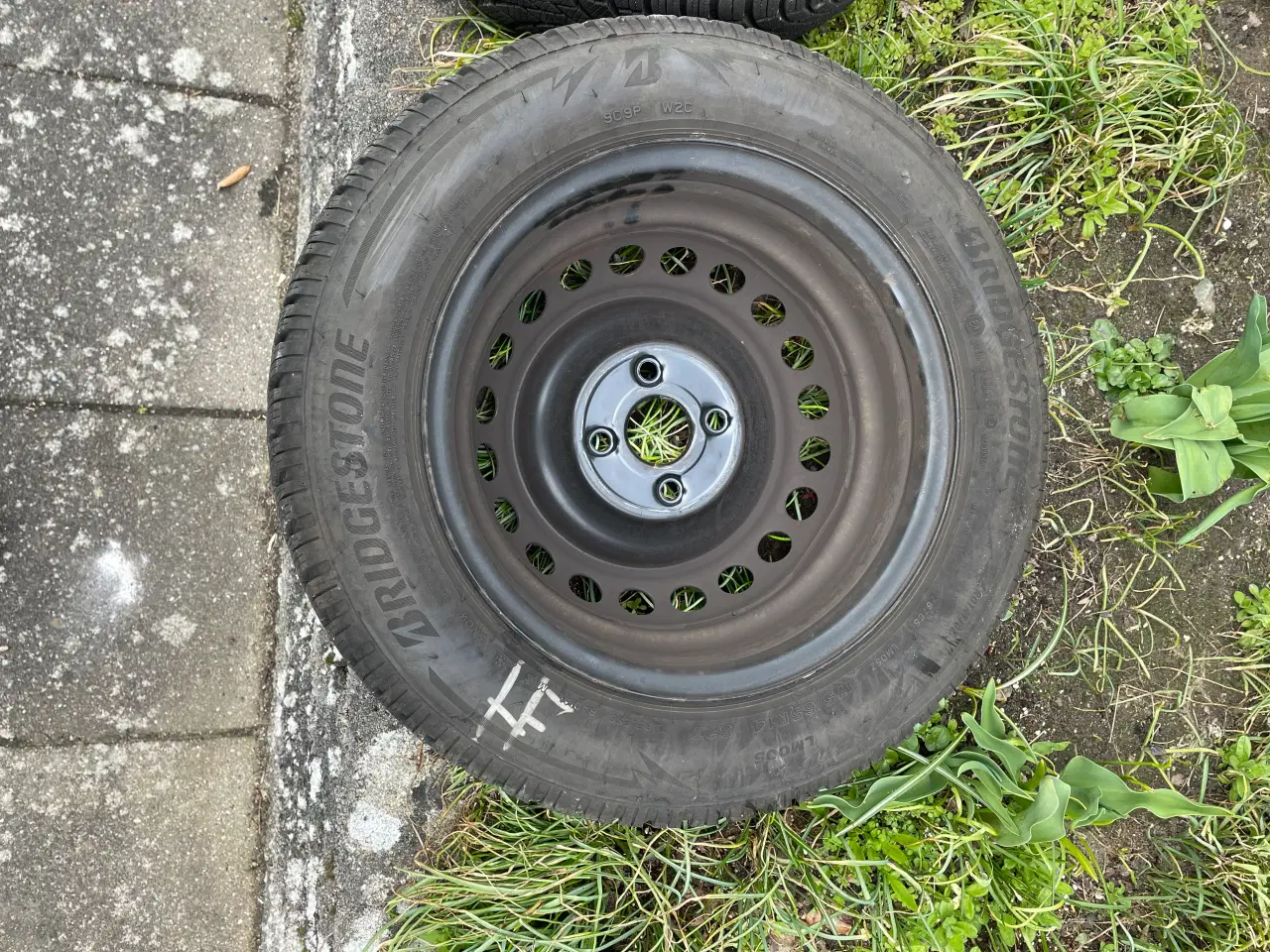 Billede 2 - Vinterdæk med fælge til Hyundai i10