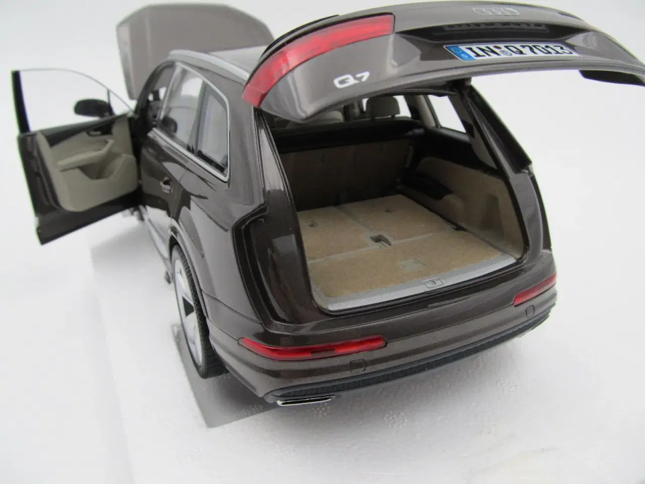 Billede 6 - 2015 Audi Q7 1:18 - MINICHAMPS