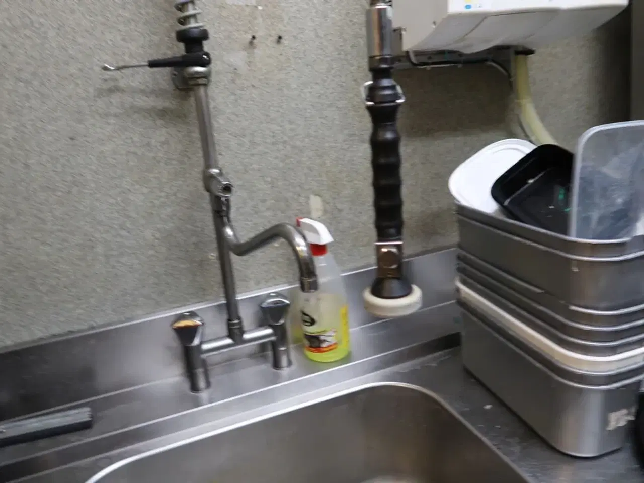 Billede 6 - Rustfri stålbord med vask og armatur