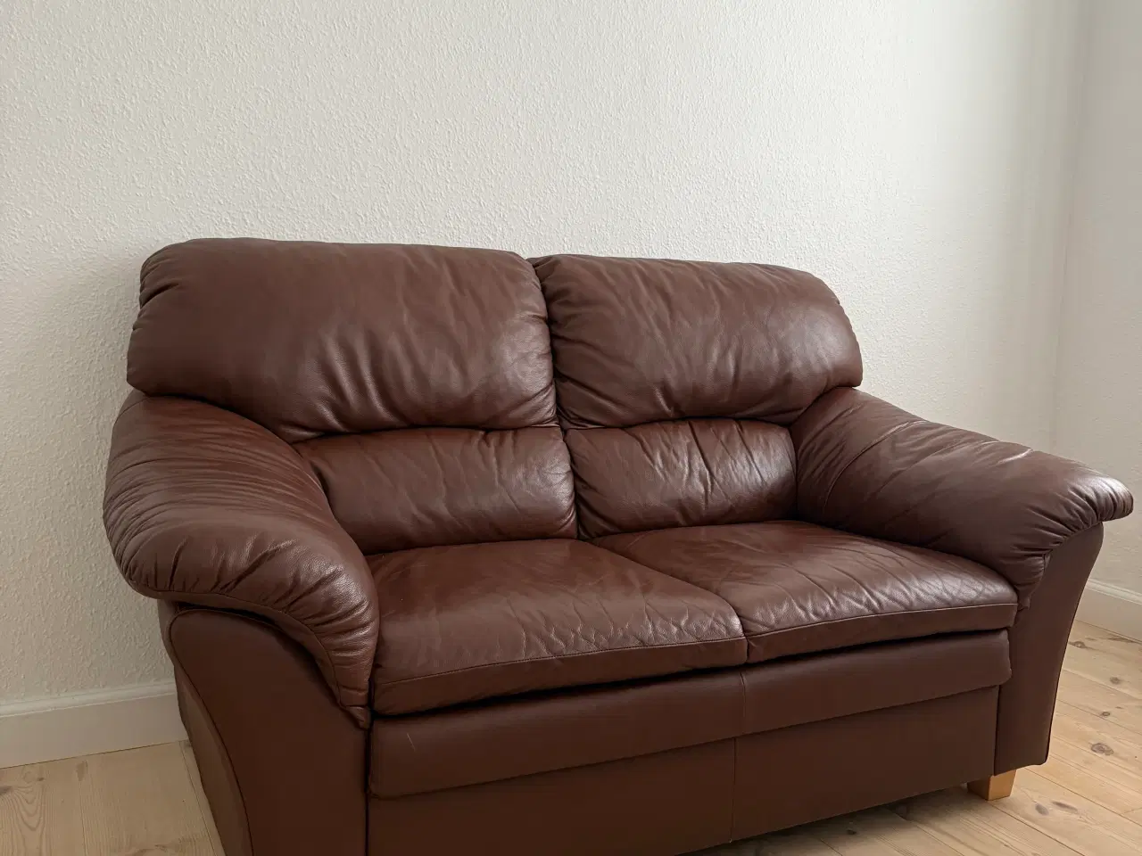 Billede 1 - Sofa i brun læder