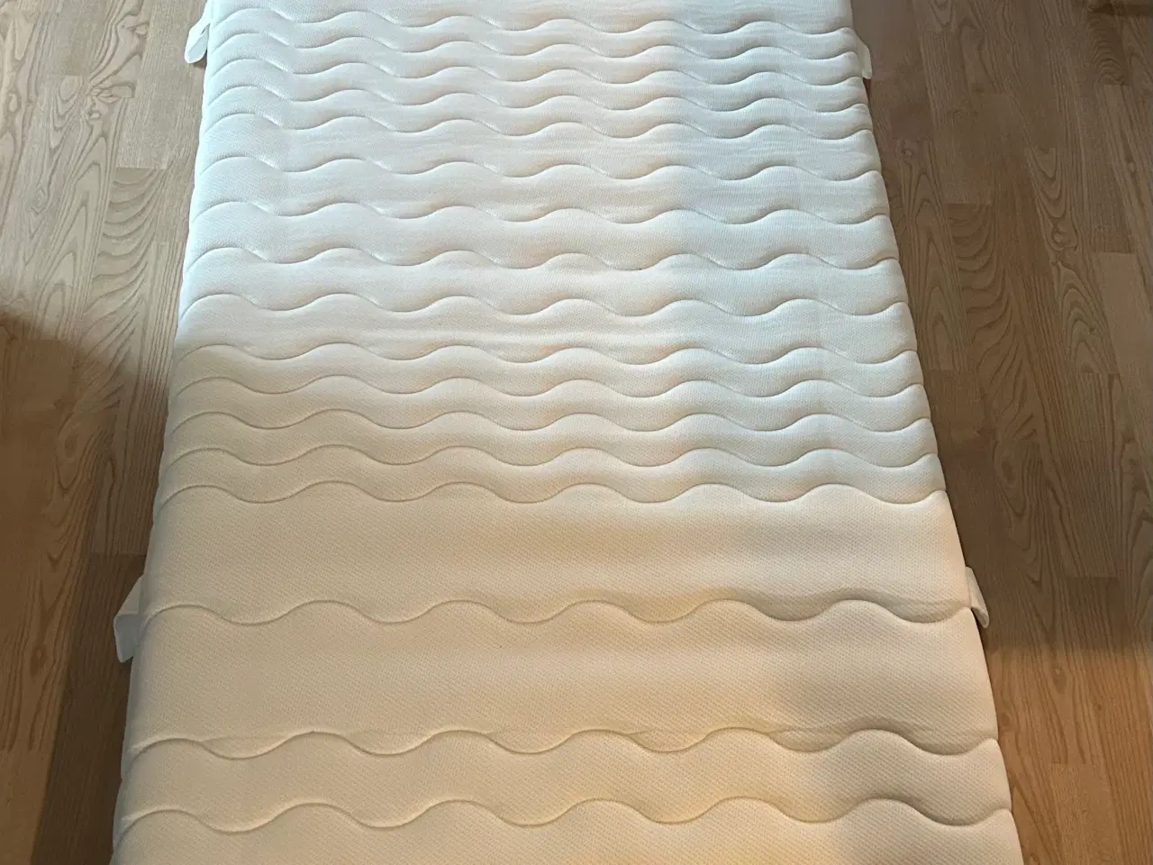 Billede 1 -  Skummadras 90x200 cm