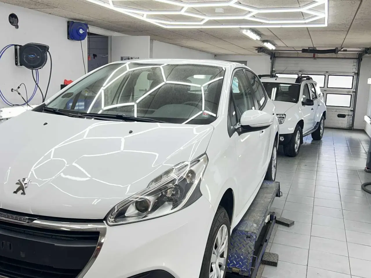 Billede 3 - Velholdt Peugeot 208 1,2 Benzin