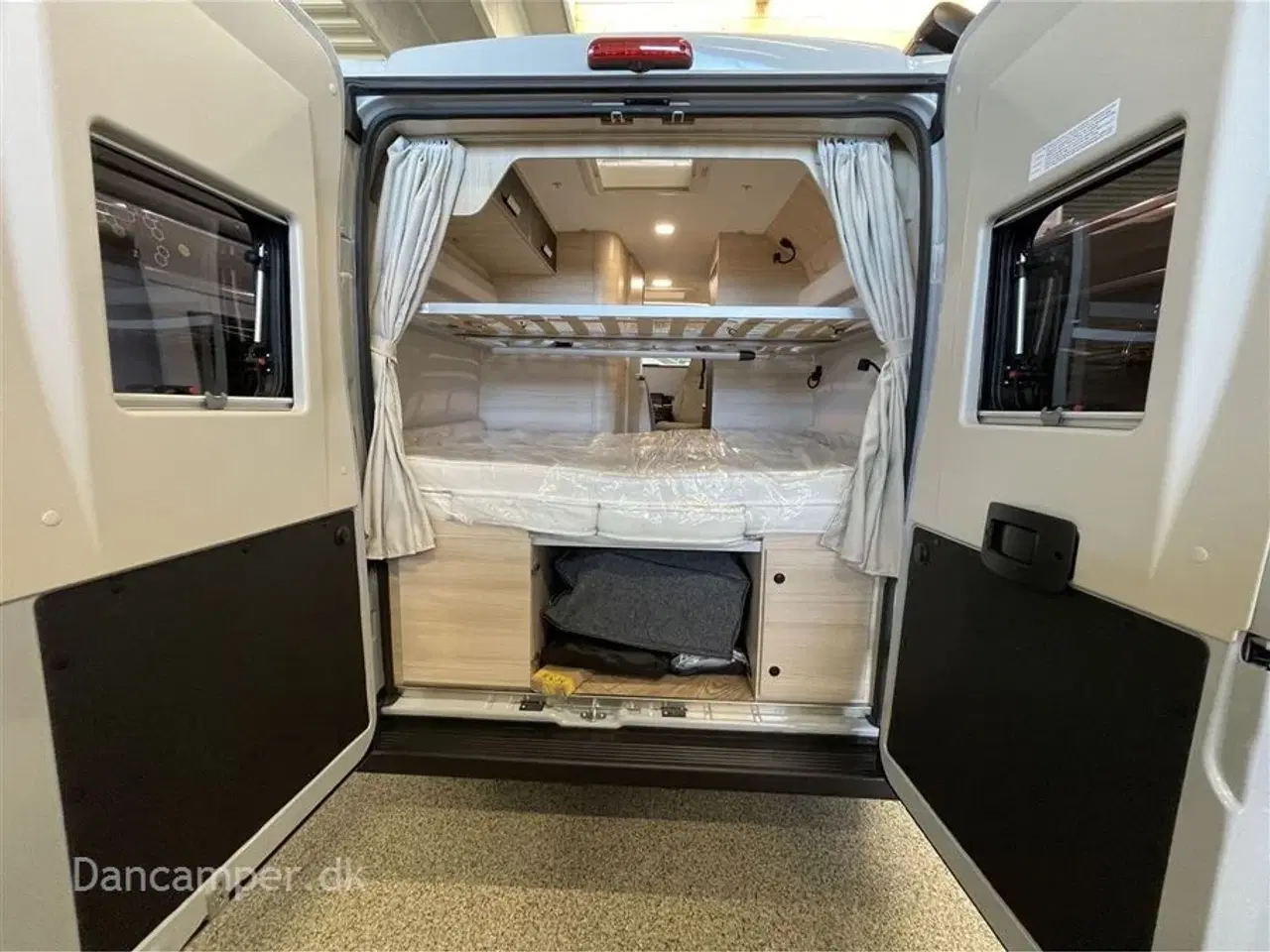 Billede 23 - 2024 - Chausson V594 Max   Flot nyt design - 5 sovepladser - van med to dobbeltsenge på tværs i køjesystem. 2,2, L motor , 140 HK, articpakke, solcelle og markise m.m.