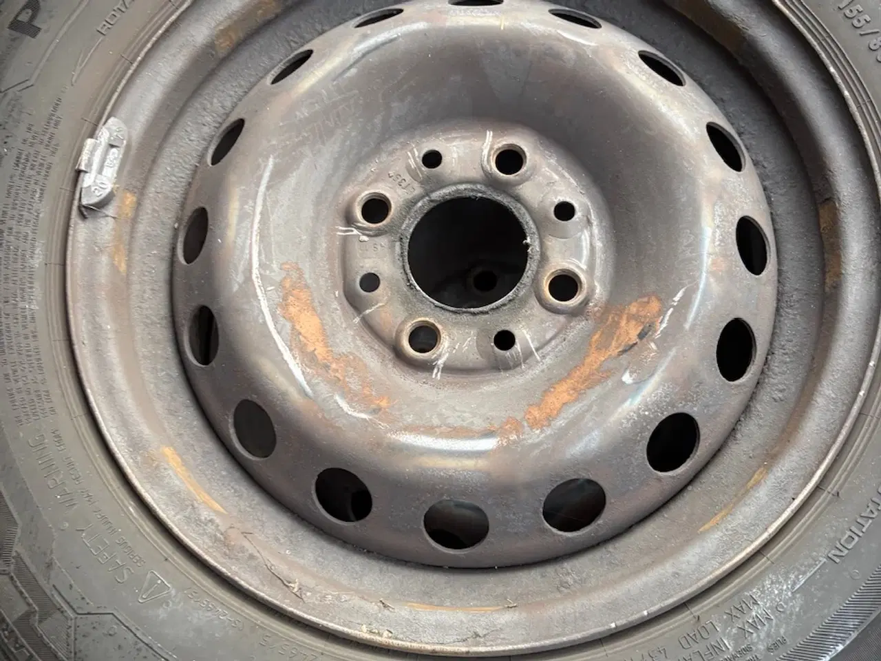 Billede 1 - Brugte vinter dæk til en Fiat panda 2012