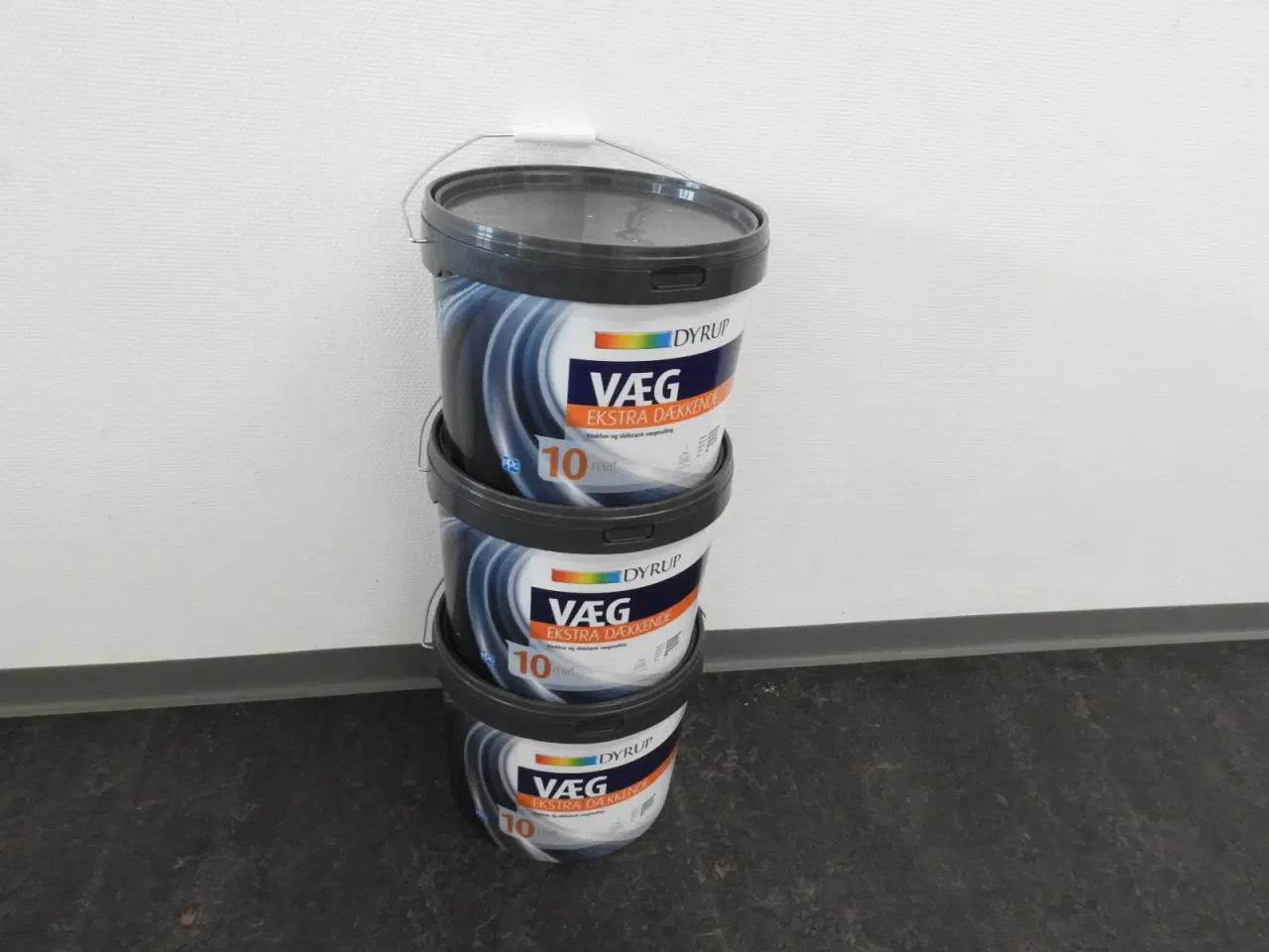 Billede 1 - 3 bøtter Maling hvid mat10, uåbnede