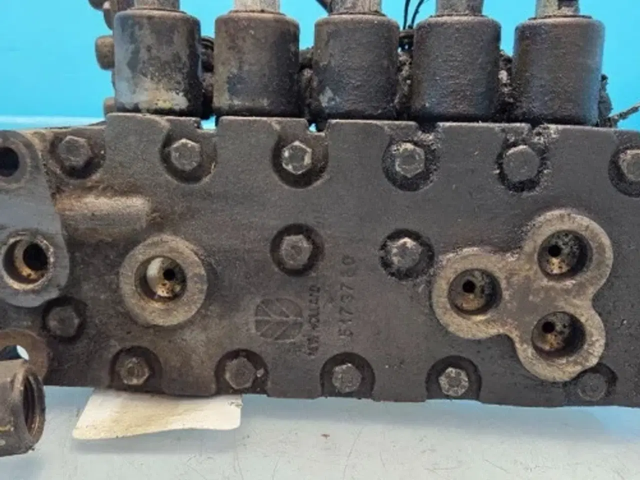 Billede 13 - New Holland 8160 Hydraulikventil 5173742