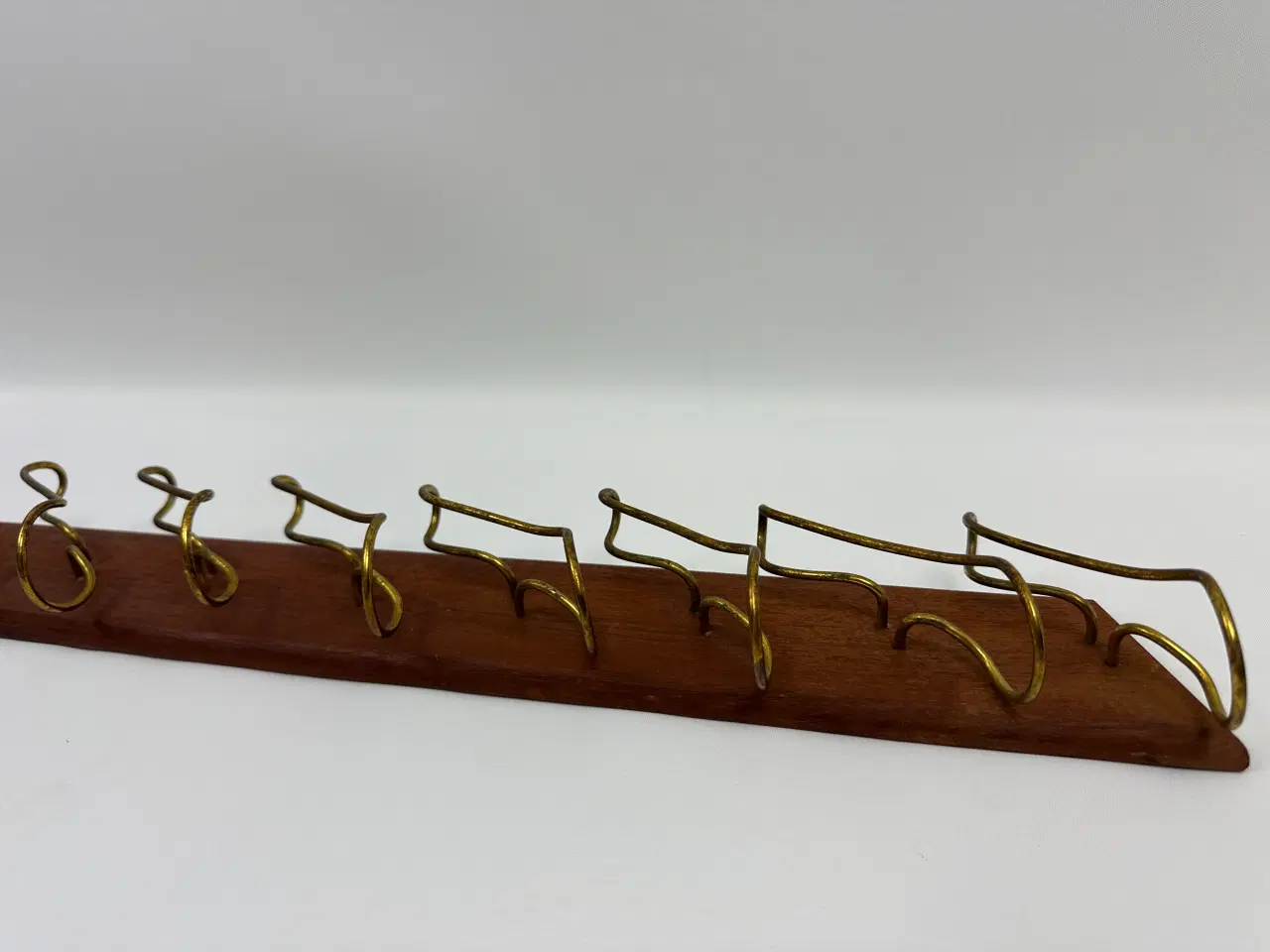 Billede 3 - Retro pibeholder i teak og messing (væghængt)