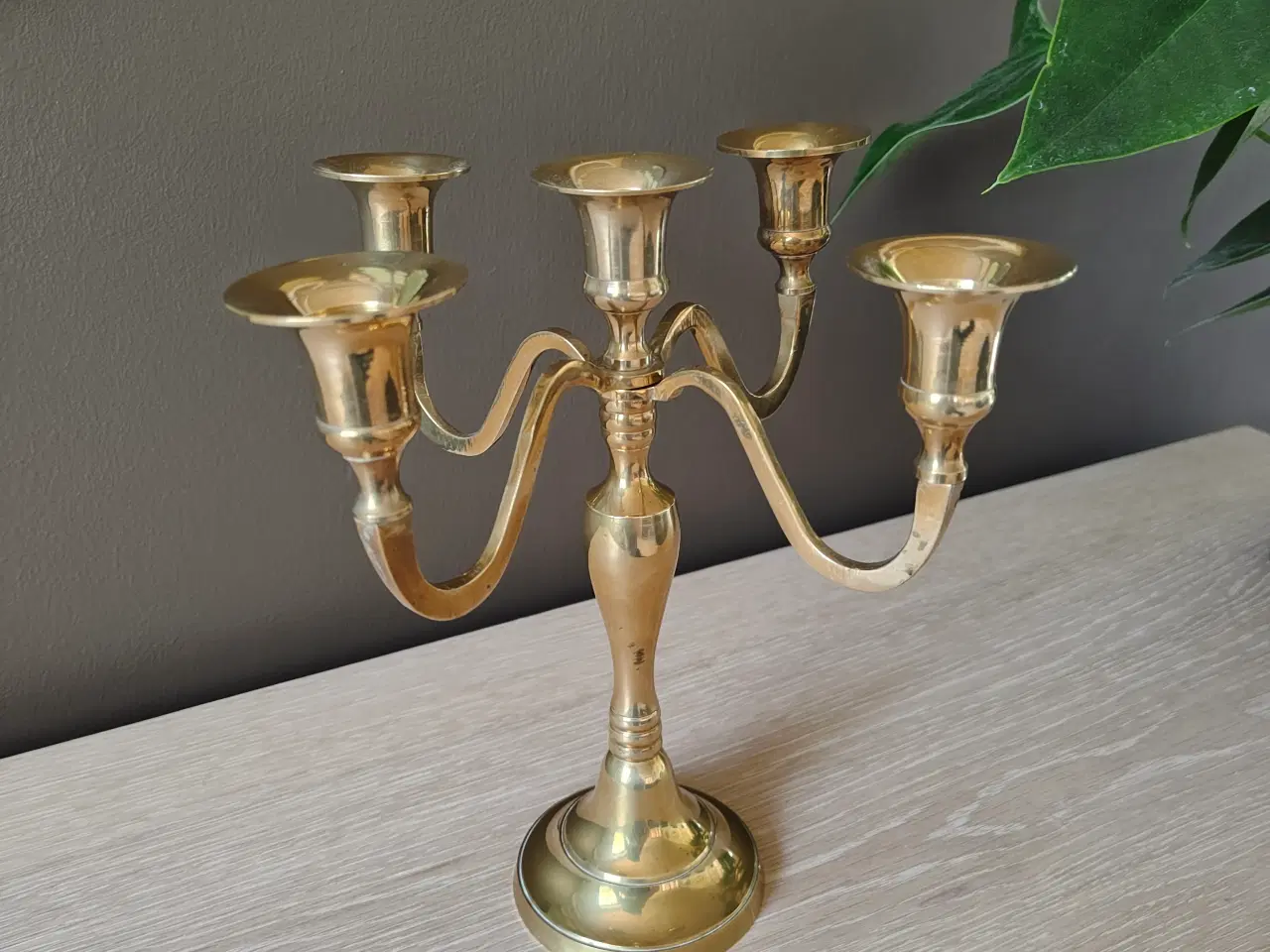 Billede 2 - Flot 5-armet messing lysestage