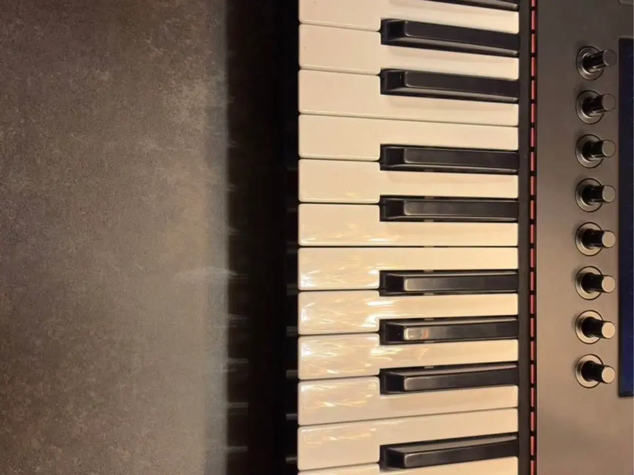 Billede 2 - Kontrol s61 Midi Keyboard