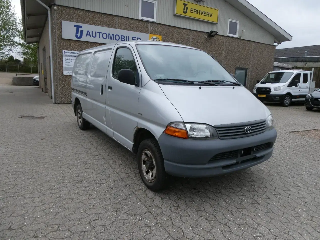 Billede 1 - Toyota HiAce 2,5 D-4D 102 Komfort lang 4x4