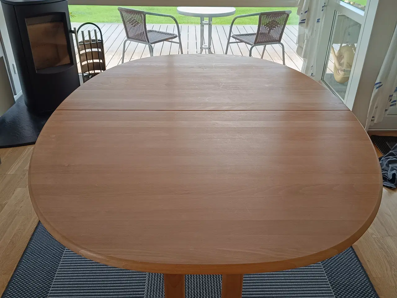 Billede 1 - Spisebord med 6 stole