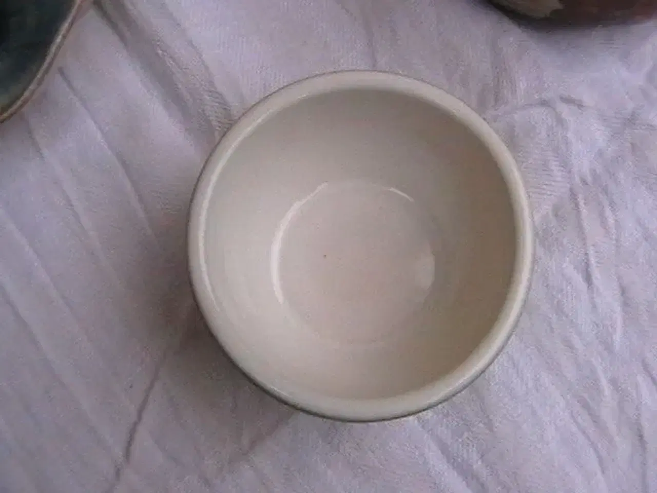 Billede 5 - Keramikskåle, Ældre,men fine.