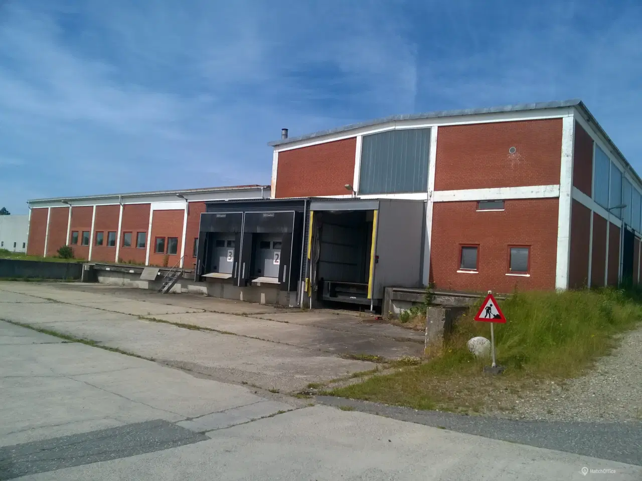 Billede 1 - Fin lagerhal med 3 ramper