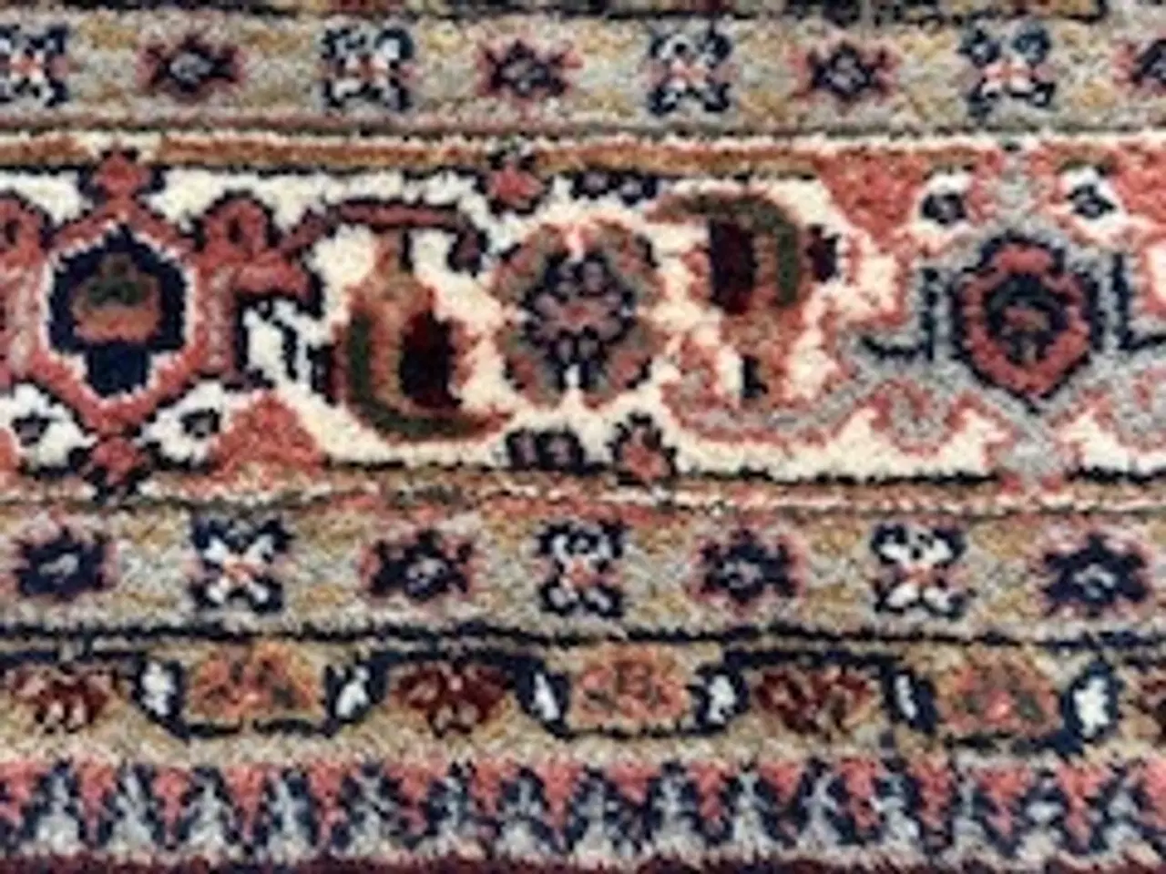 Billede 2 - Ægtetæppe 230 X 220 sælges.