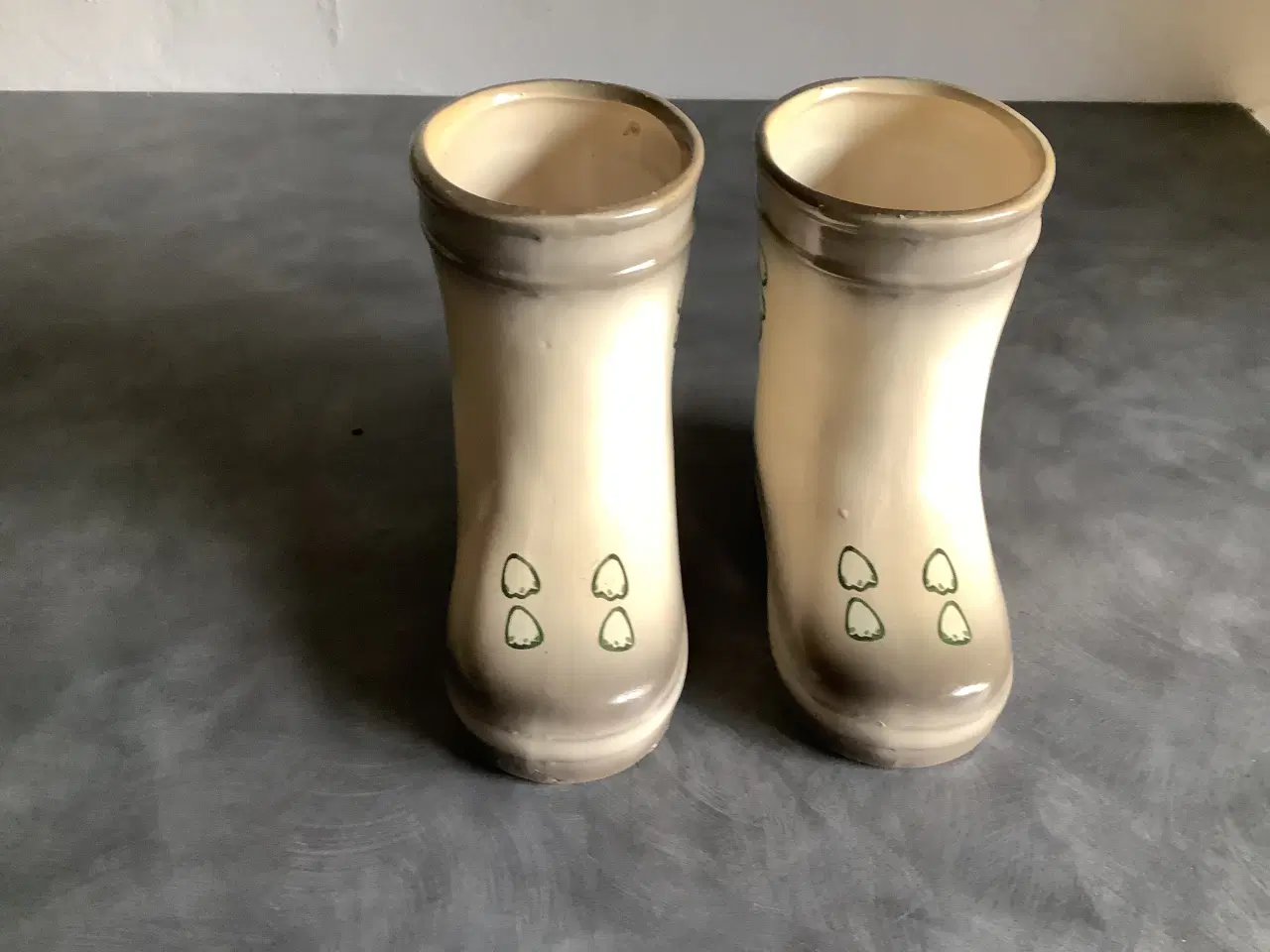 Billede 2 - 2små støvler til urtepotter 