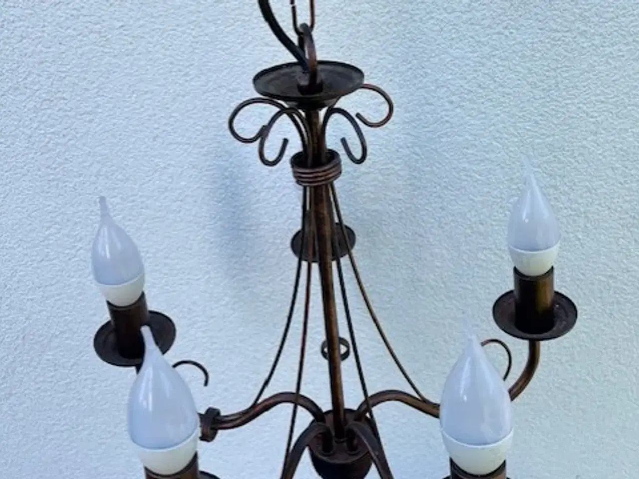 Billede 1 - Pæn gammel lampe med 5 arme, med rondel