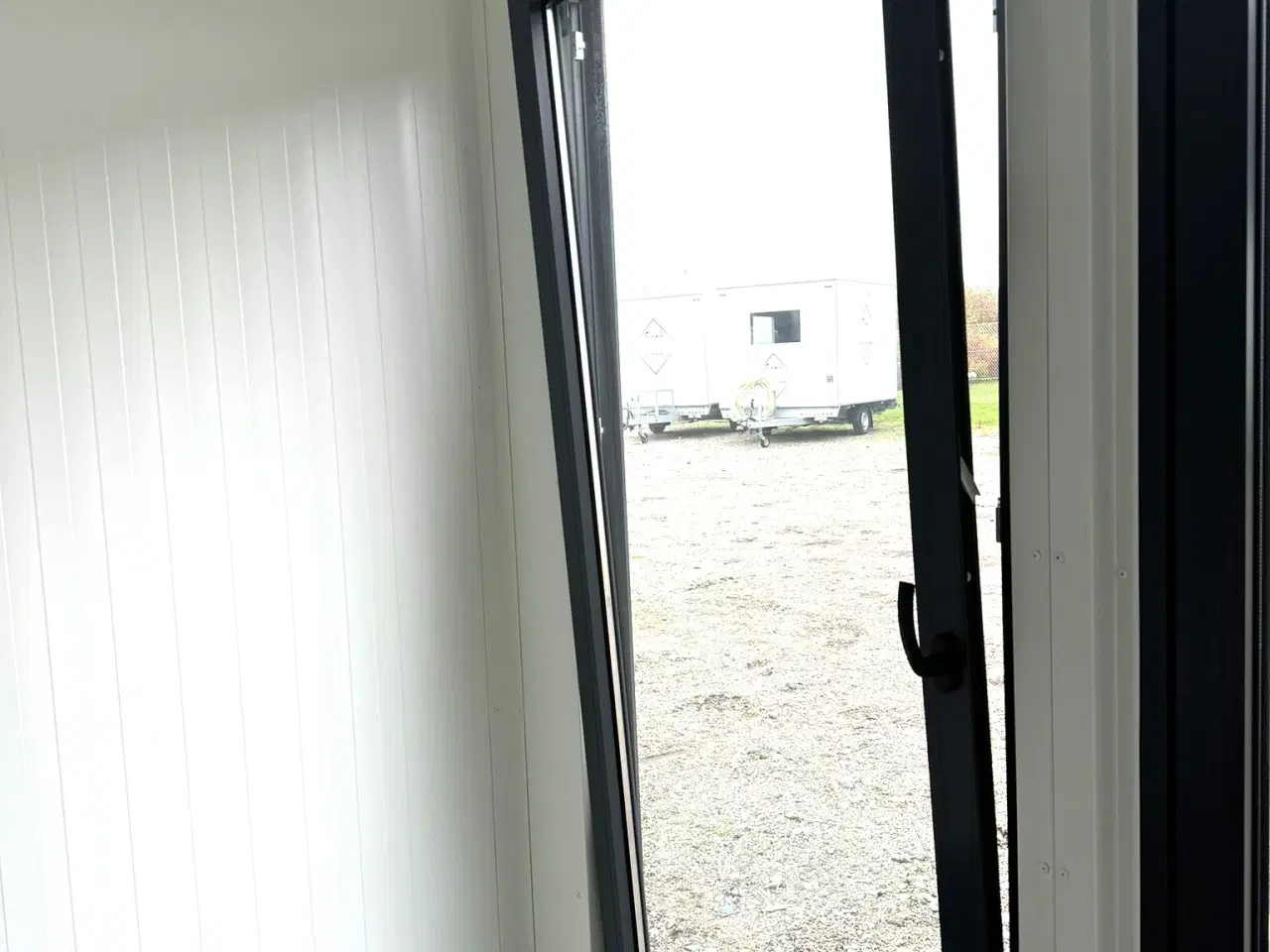 Billede 3 - Få opgraderet kontoret - 4x3 m pavillon sælges!