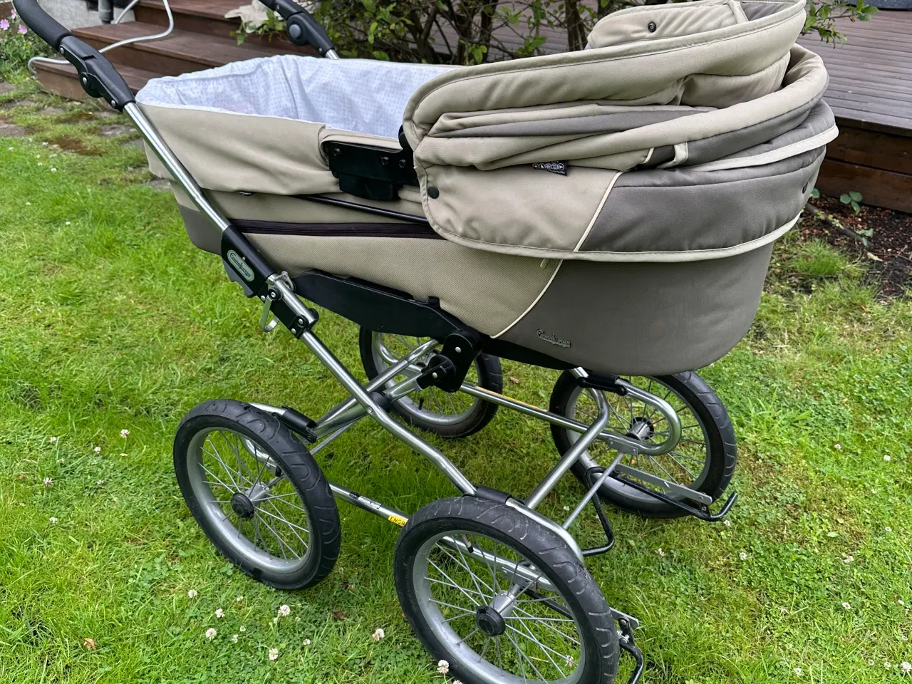Billede 6 - Emmaljunga barnevogn – grøn, komplet og i god stan