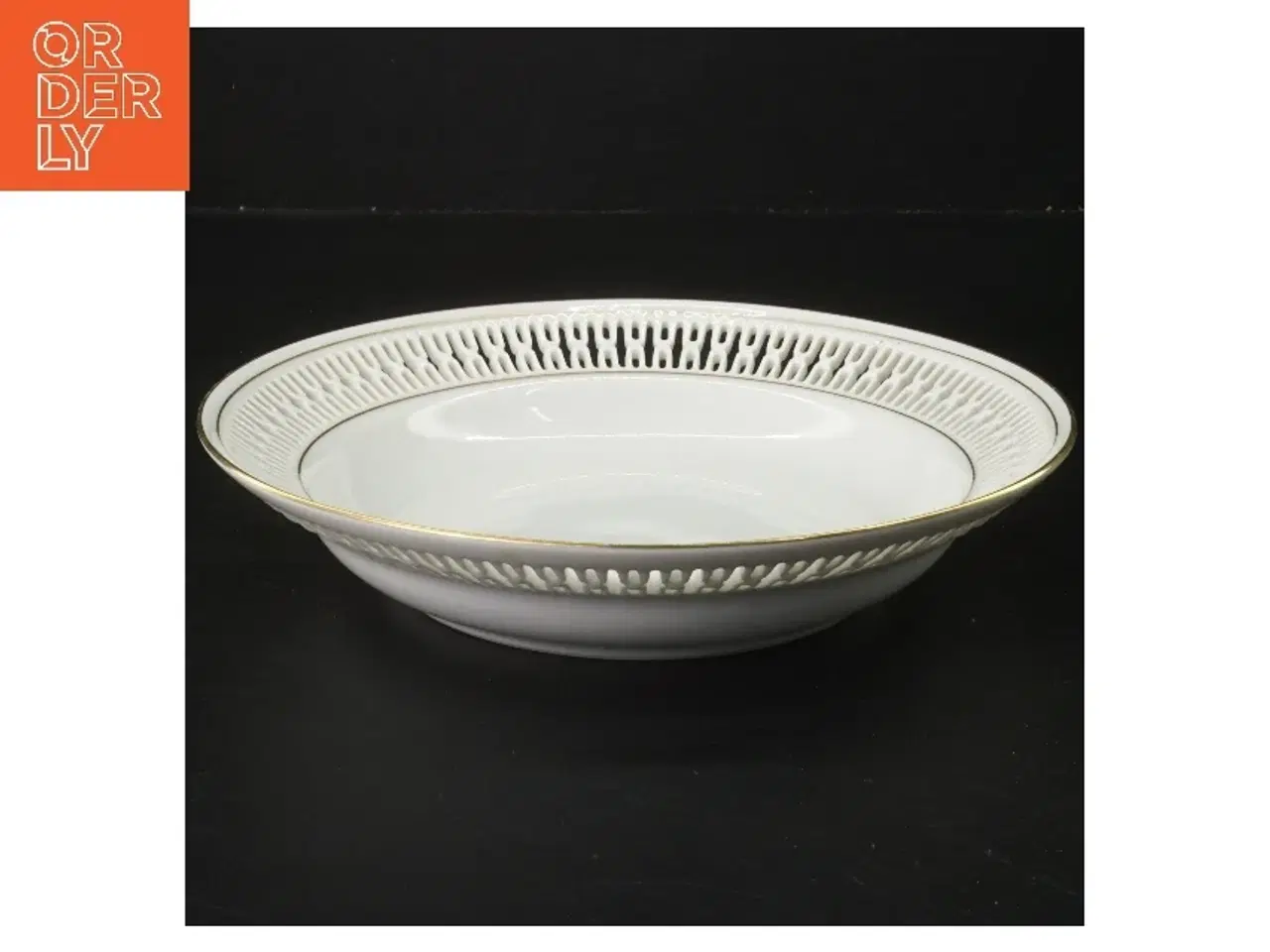 Billede 2 - Porcelæn tallerken med guld kant fra Bing & Grøndahl (str. Ø 21,5 cm)