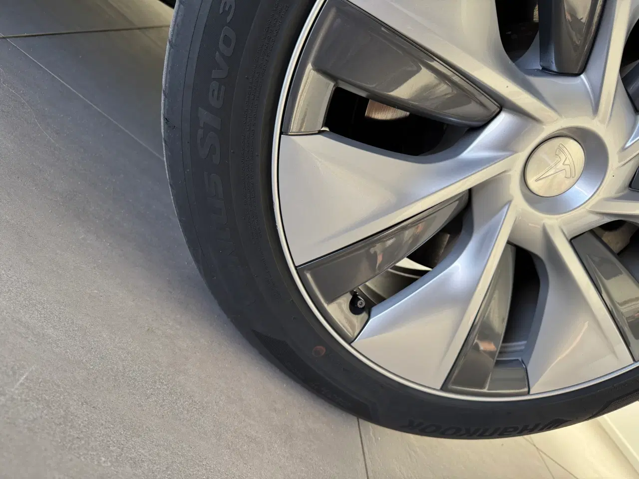 Billede 3 - Tesla 19” Gemini fælge m. dæk