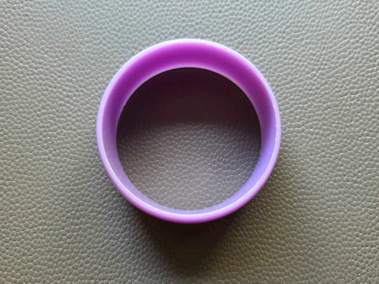 Billede 5 - Lyselilla akryl armbånd
