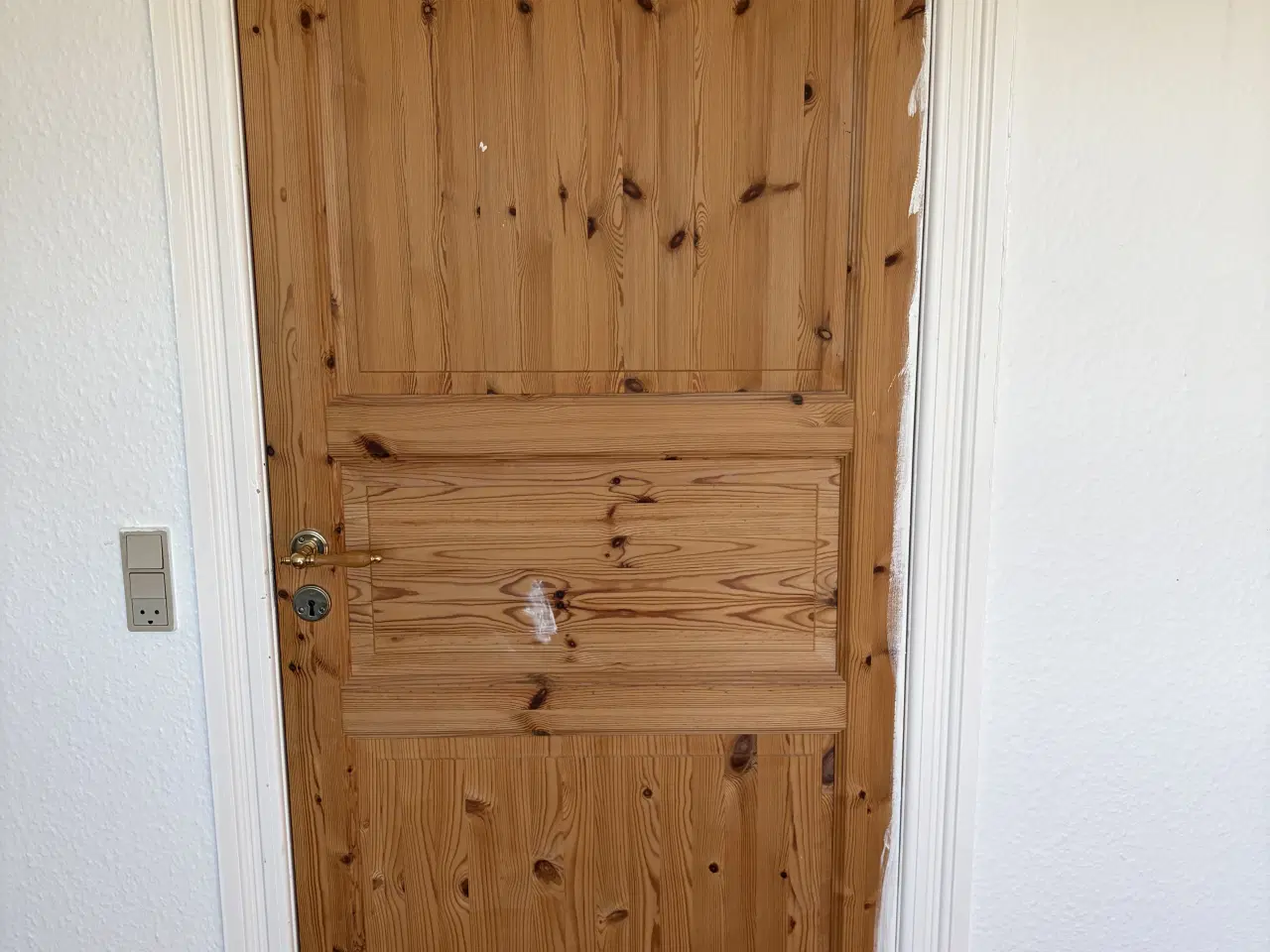 Billede 4 - Fyldningsdøre i fyrretræ, hvide og ubehandlede