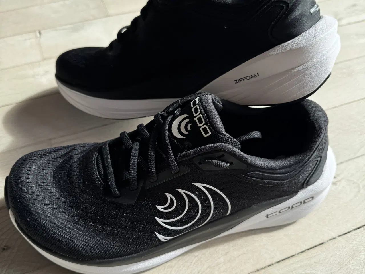 Billede 2 - Topo Athletic dame løbesko