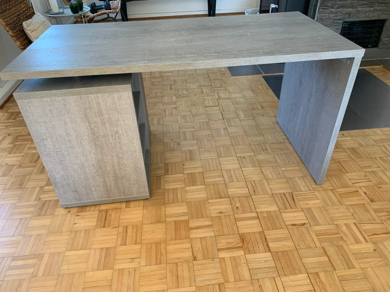 Billede 2 - Velholdt skrivebord 