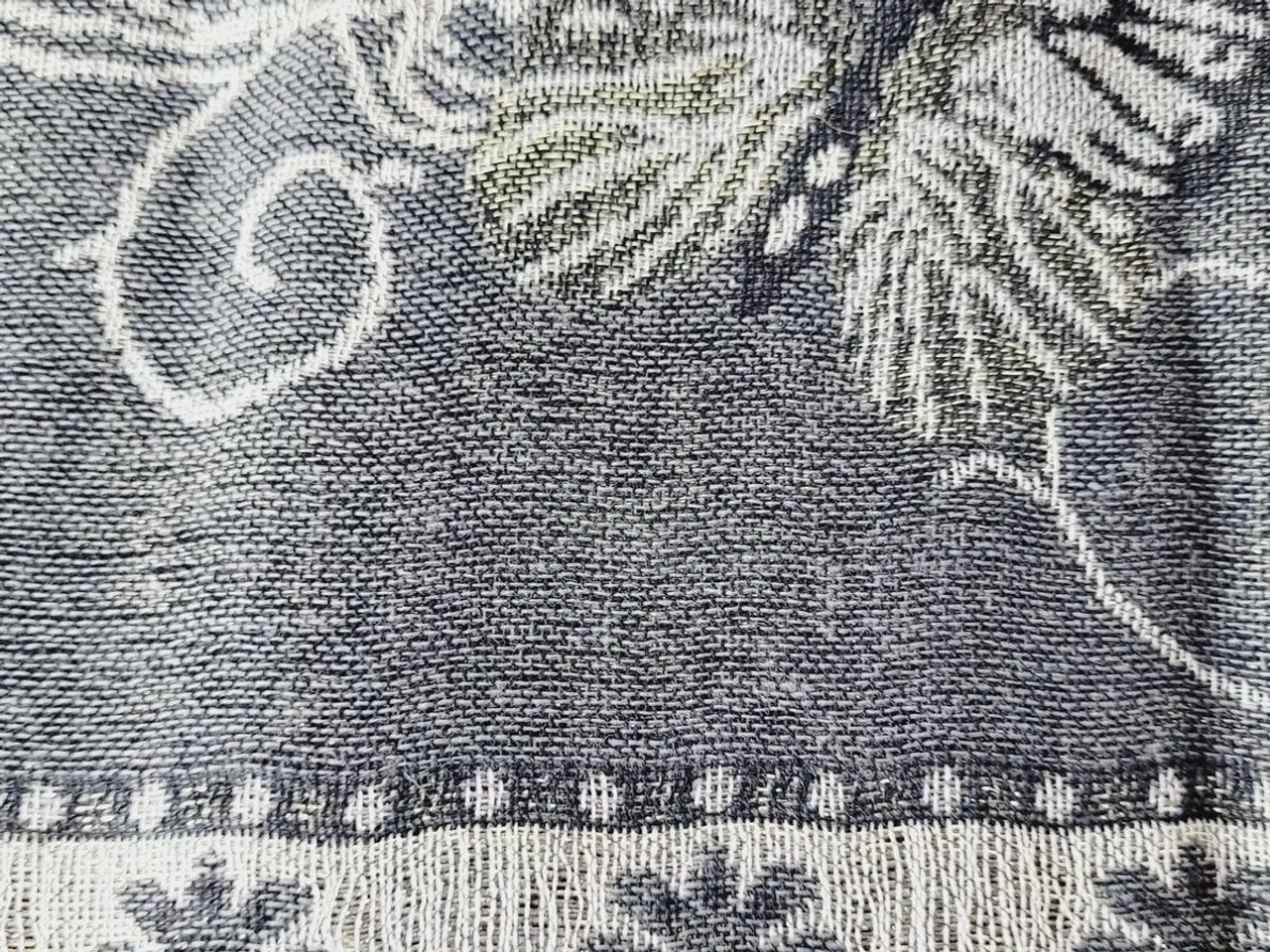 Billede 3 - ⭐️- Elegant og Blødt Pashmina Tørklæde - UBRUGT