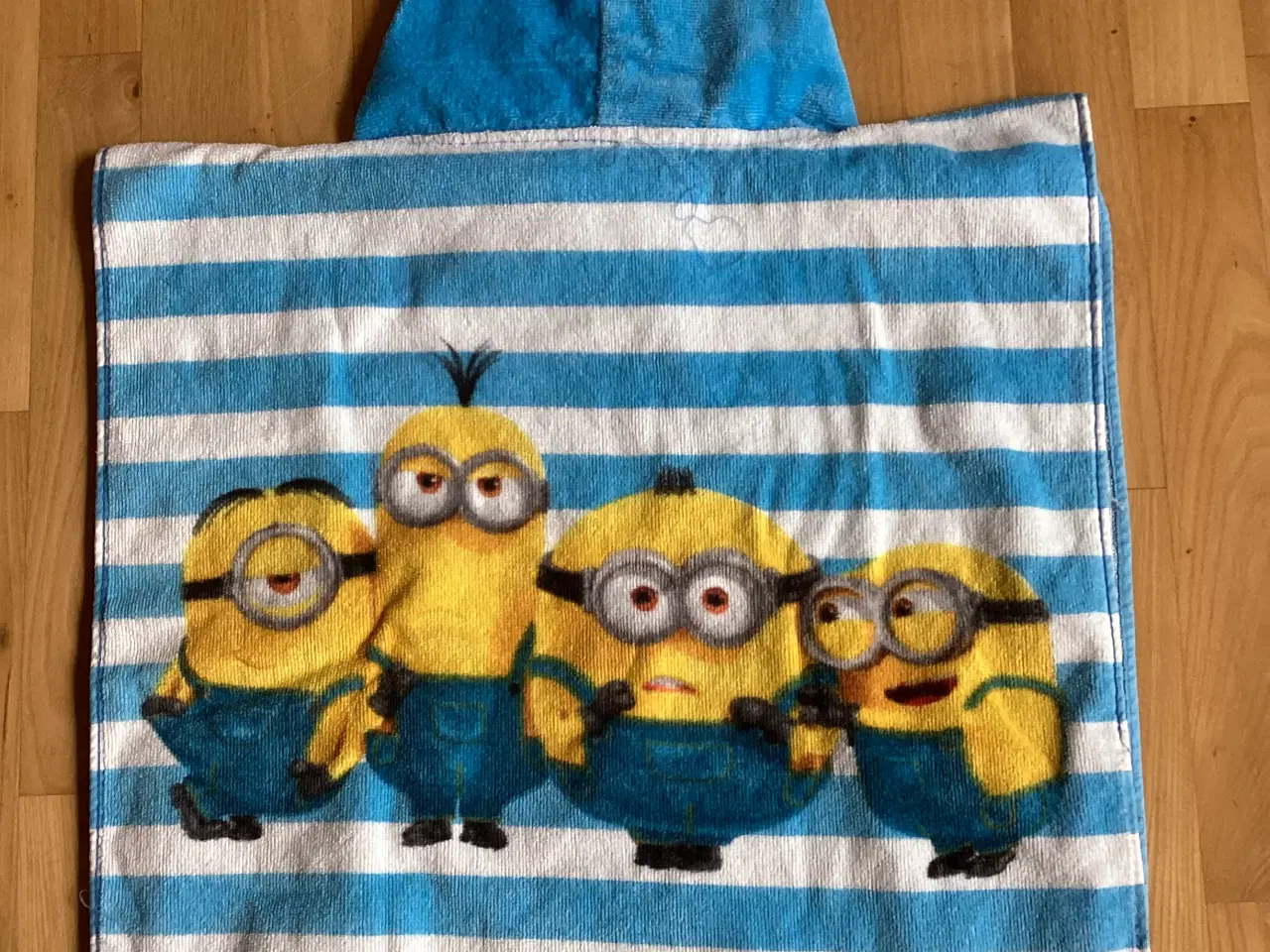 Billede 2 - Minions badeponcho