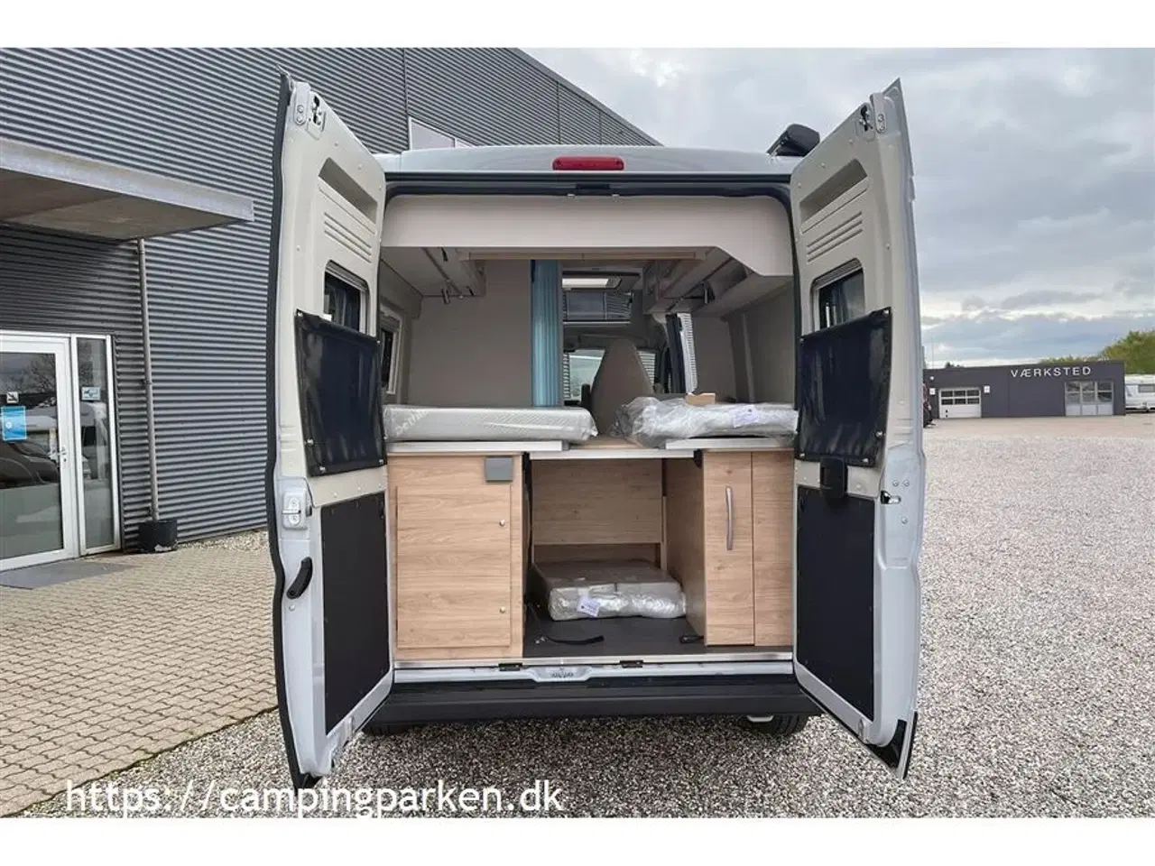 Billede 17 - 2024 - Dethleffs Globetrail CVD 600 ER Advantage   Markedets korteste camper van med enkeltsenge – og stort panoramavindue!