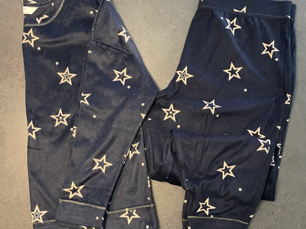 Billede 5 - T-shirts og nattøj str. XL. 