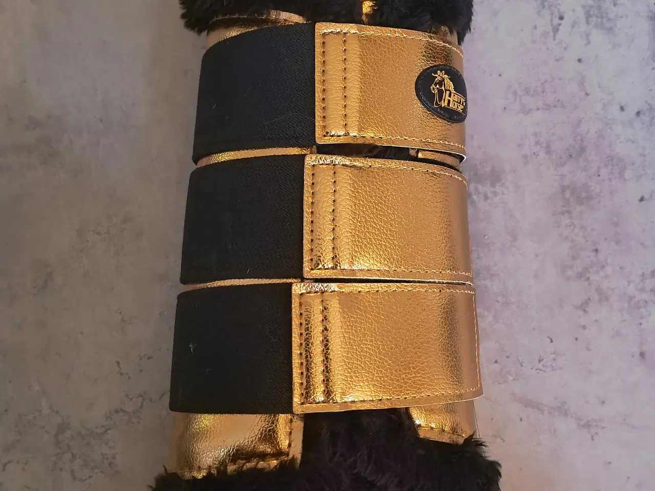 Billede 1 - Guldgamacher med sort plys