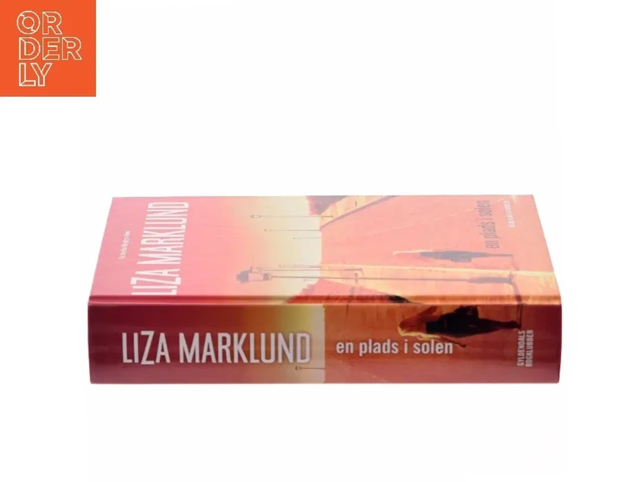 Billede 2 - En plads i solen af Liza Marklund (Bog)