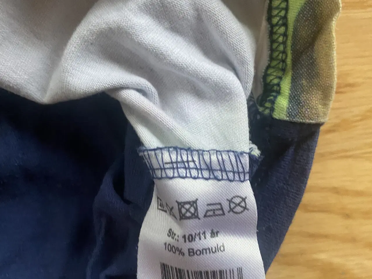 Billede 4 - Fodboldtrøjer mm str 10-12