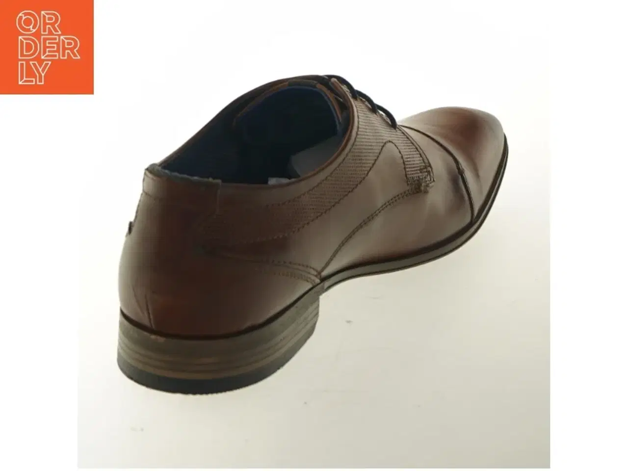 Billede 2 - Nye cognacfarvede herresko fra Bugatti (str. 48 )