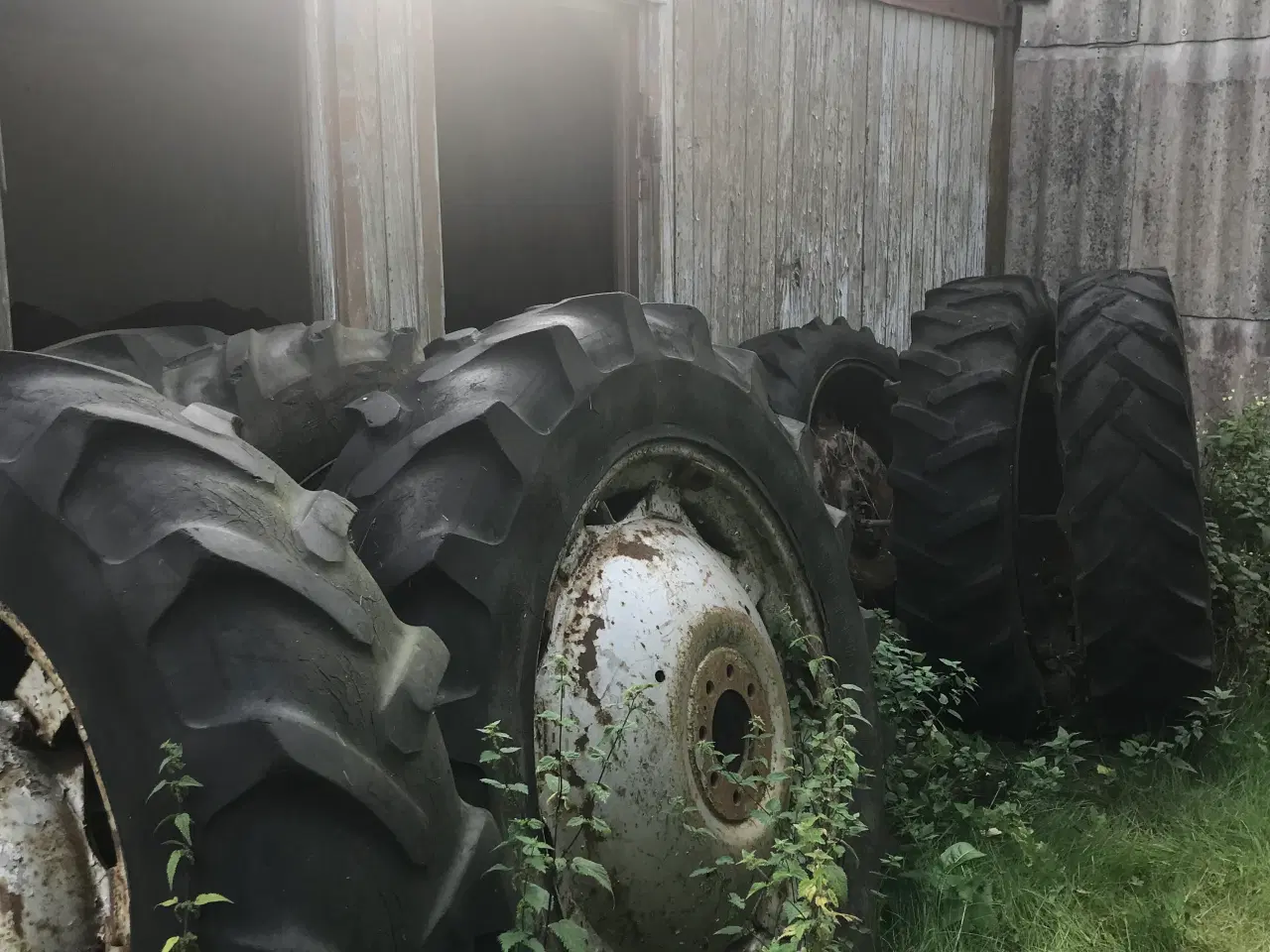Billede 1 - Foskellige slags Traktor hjul/Dæk 