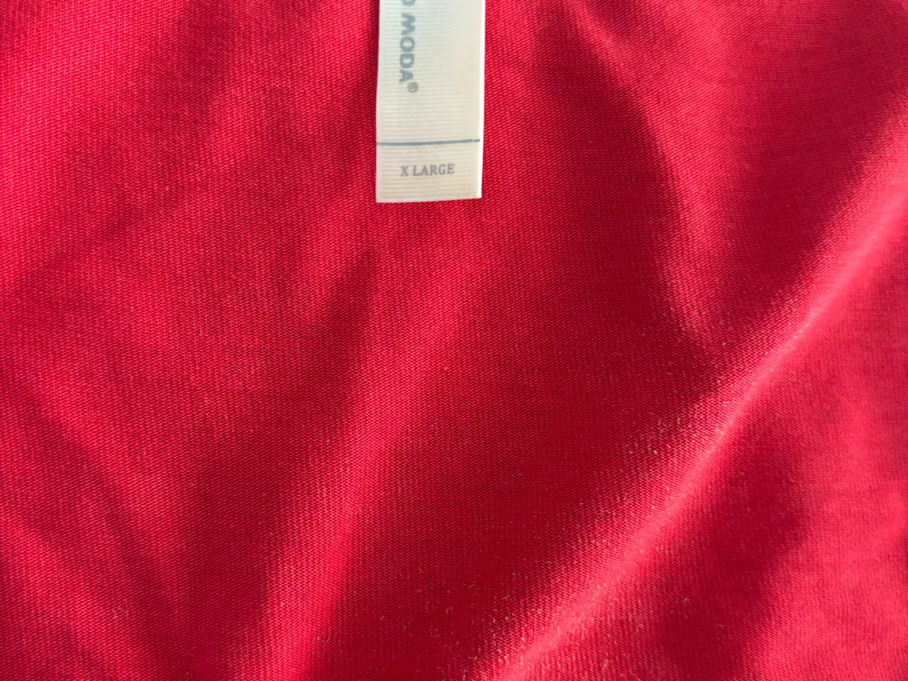 Billede 3 - Rød langærmet trøje str Xl