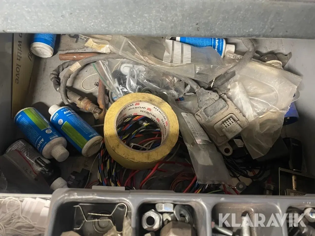 Billede 11 - Arbejdsbord på hjul med skruestik