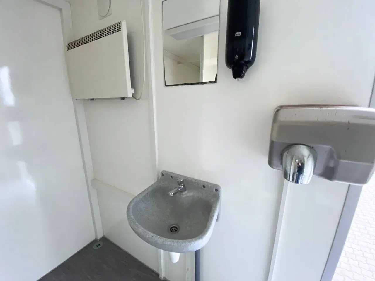 Billede 9 - Toilet-badvogn 2x4 bad med oliefyr