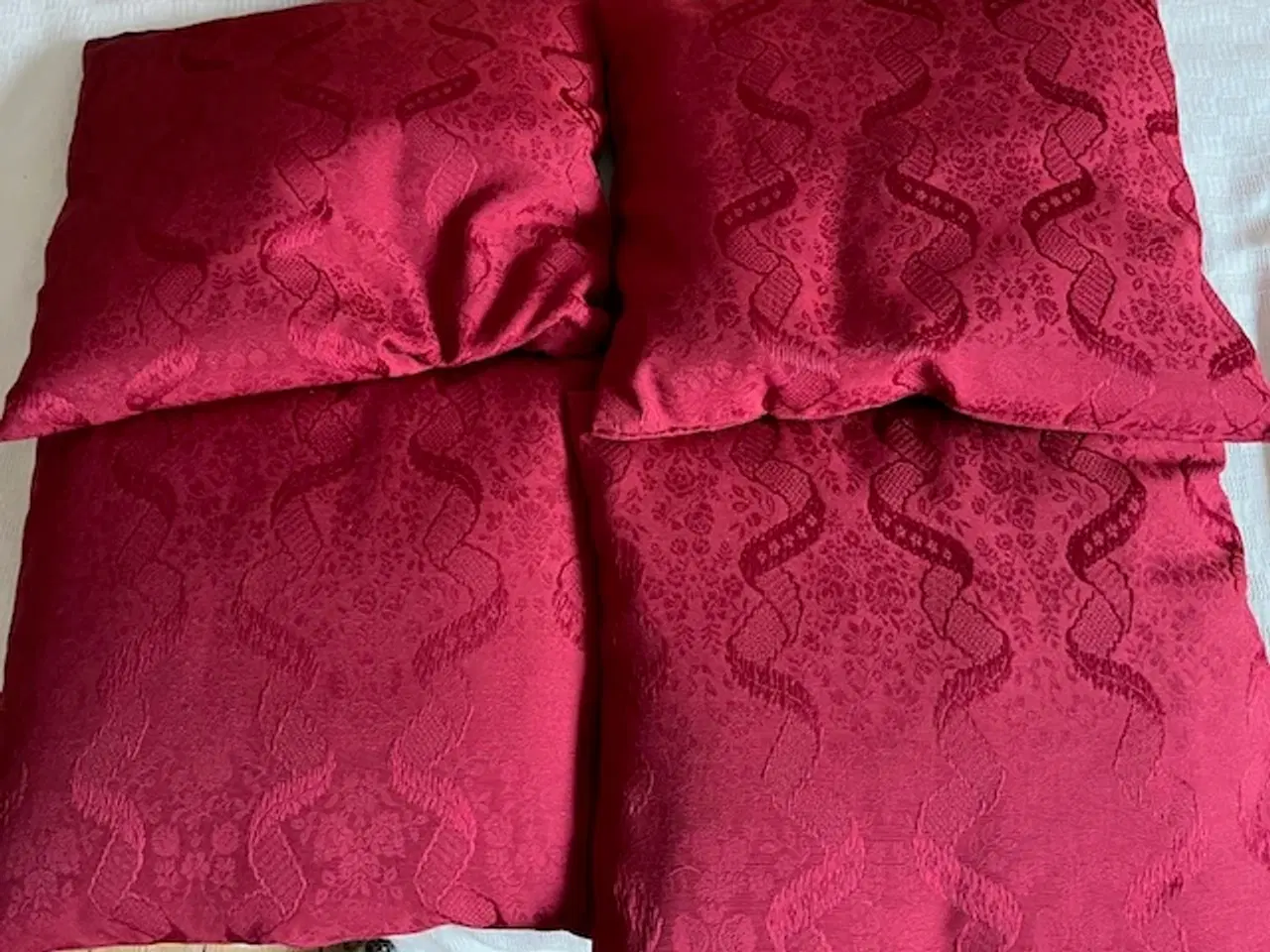 Billede 3 - 4 luksuriøse pyntepuder & matchende Hemtex-tæppe