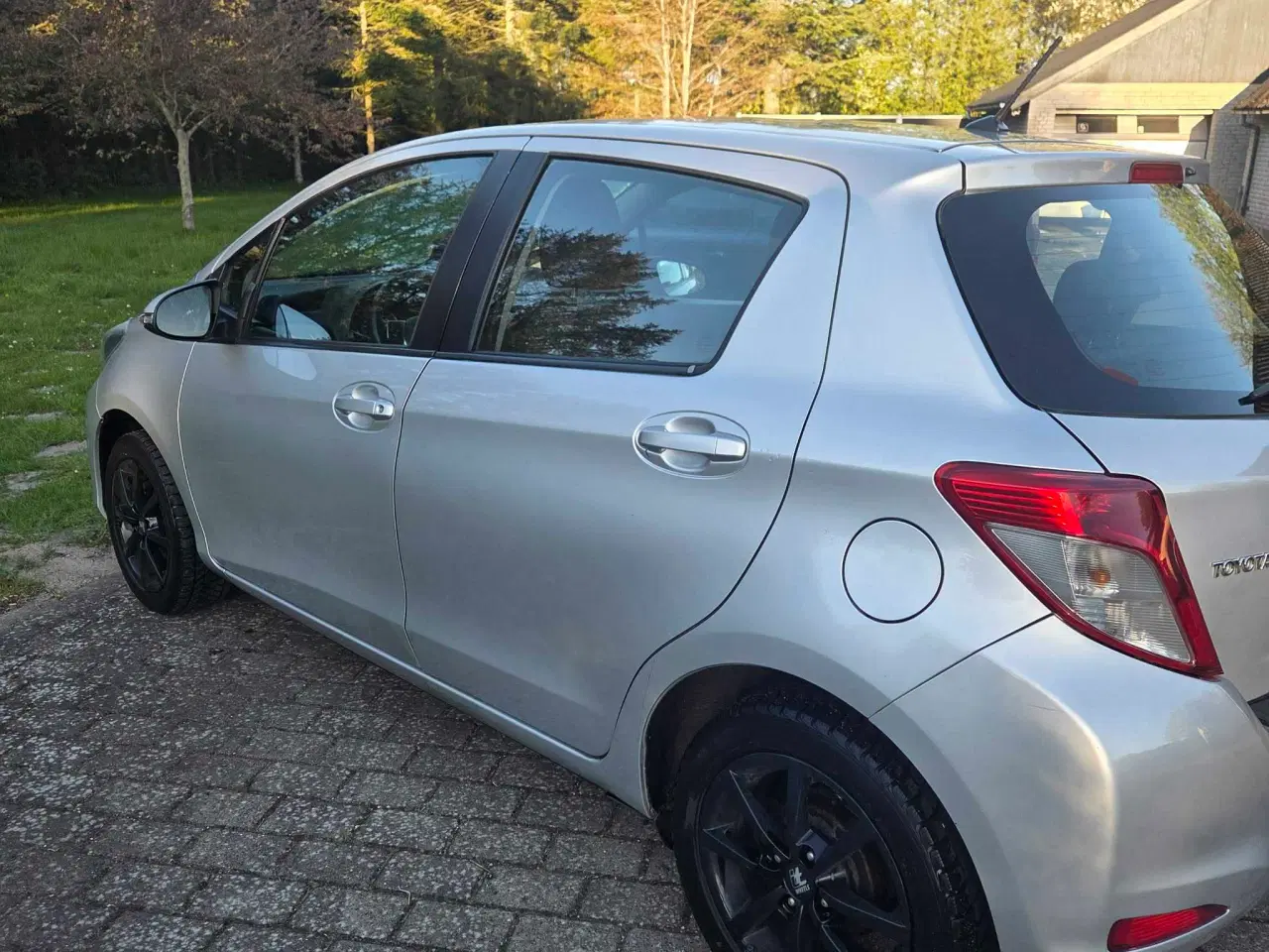 Billede 2 - Toyota yaris 1,3 benzin 2012