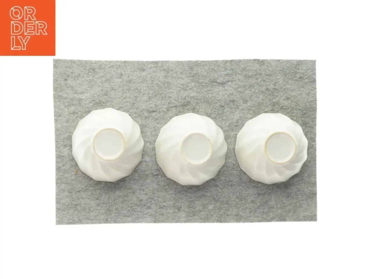 Billede 4 - Skåle 3 stk.  (str. 7 x 12cm)