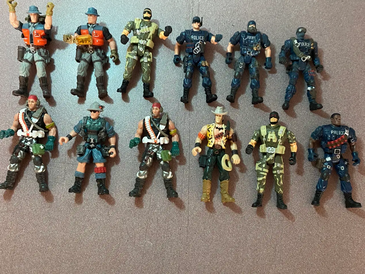 Billede 1 - Gamle action figurer fra ca 2000. 