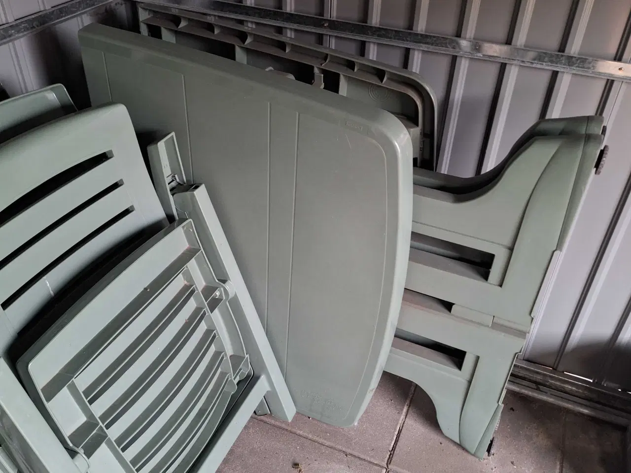 Billede 2 - Komplet Havesæt – 4 Positionsstole & Foldbart Bord