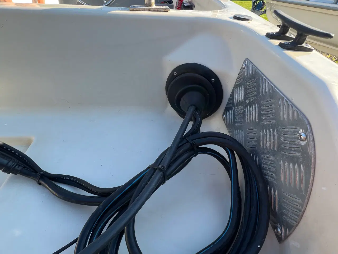 Billede 8 - Terhi 4110 styrepultsbåd m trailer klargjort